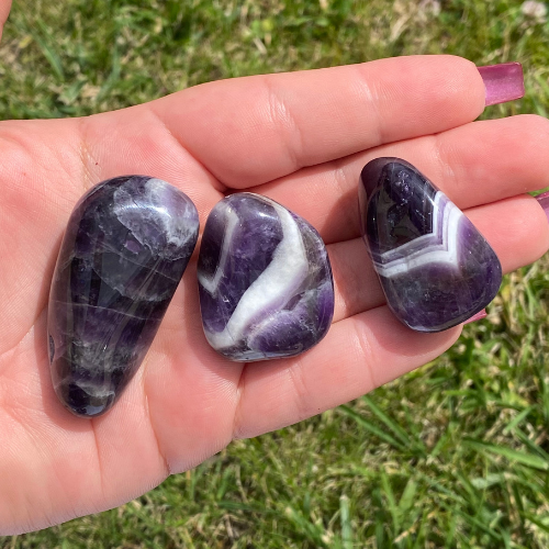 Pierre roulée d'améthyste chevron