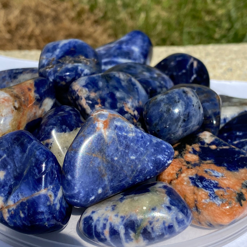 Pierre roulée de Sodalite