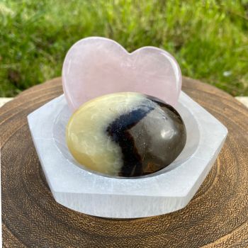 Bol de sélénite hexagonal – Image 3