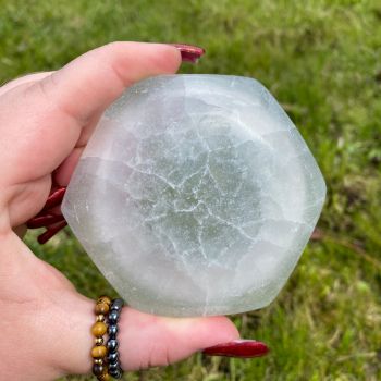 Bol de sélénite hexagonal – Image 6