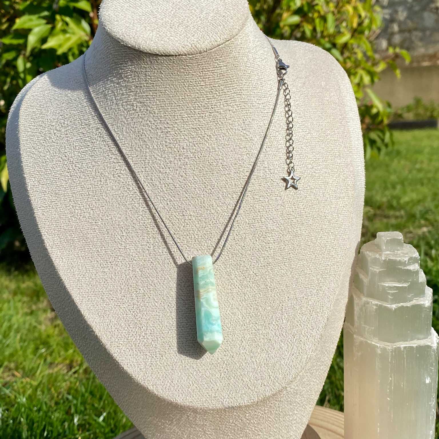 Collier pendentif pointe Calcite Bleue des Caraïbes - Sérénité & Expression – Image 5