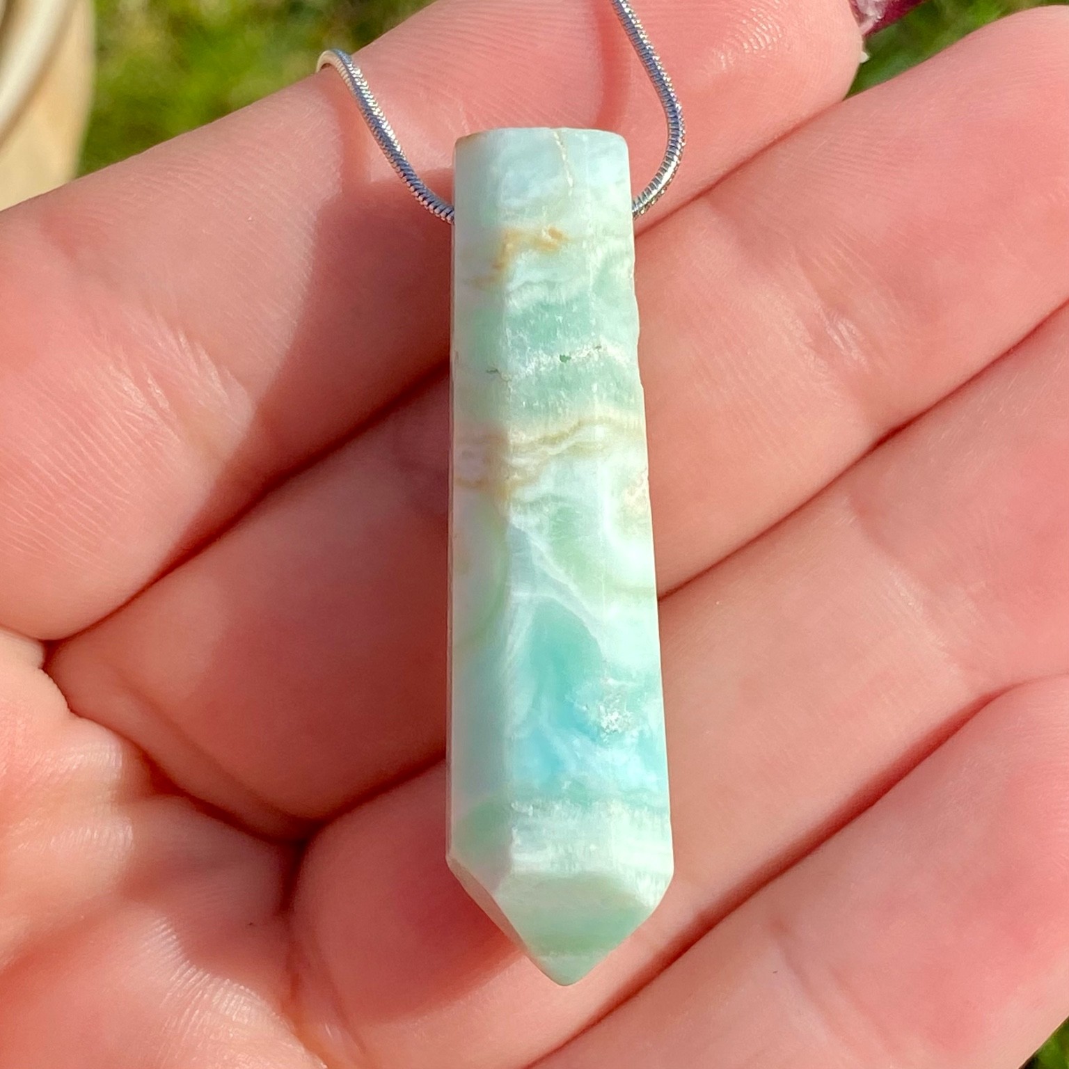 Collier pendentif pointe Calcite Bleue des Caraïbes - Sérénité & Expression – Image 6