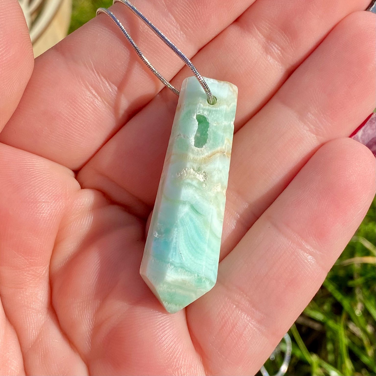 Collier pendentif pointe Calcite Bleue des Caraïbes - Sérénité & Expression – Image 7