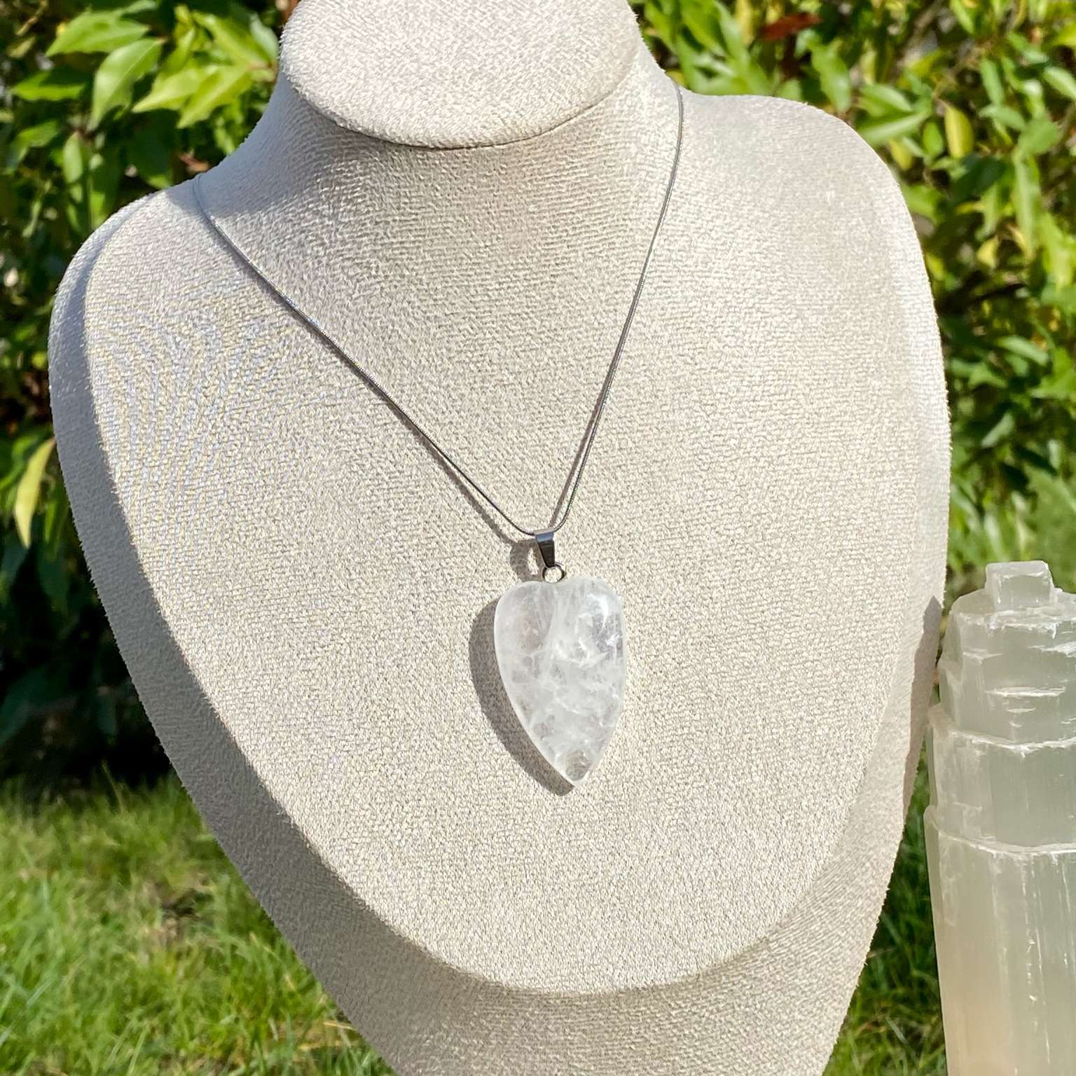 Collier pendentif cœur Cristal de Roche - Clarté & Pureté – Image 5