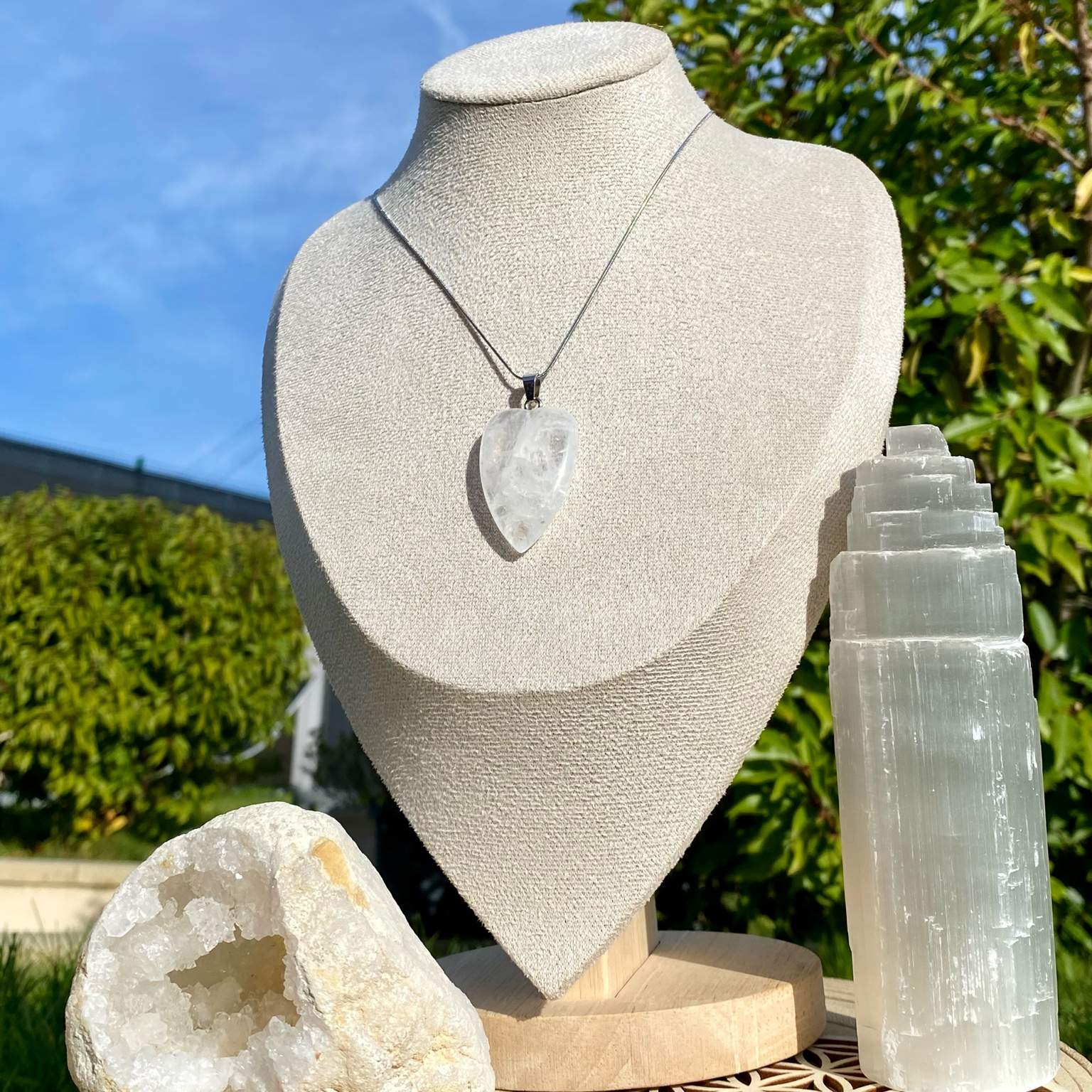 Collier pendentif cœur Cristal de Roche - Clarté & Pureté – Image 2