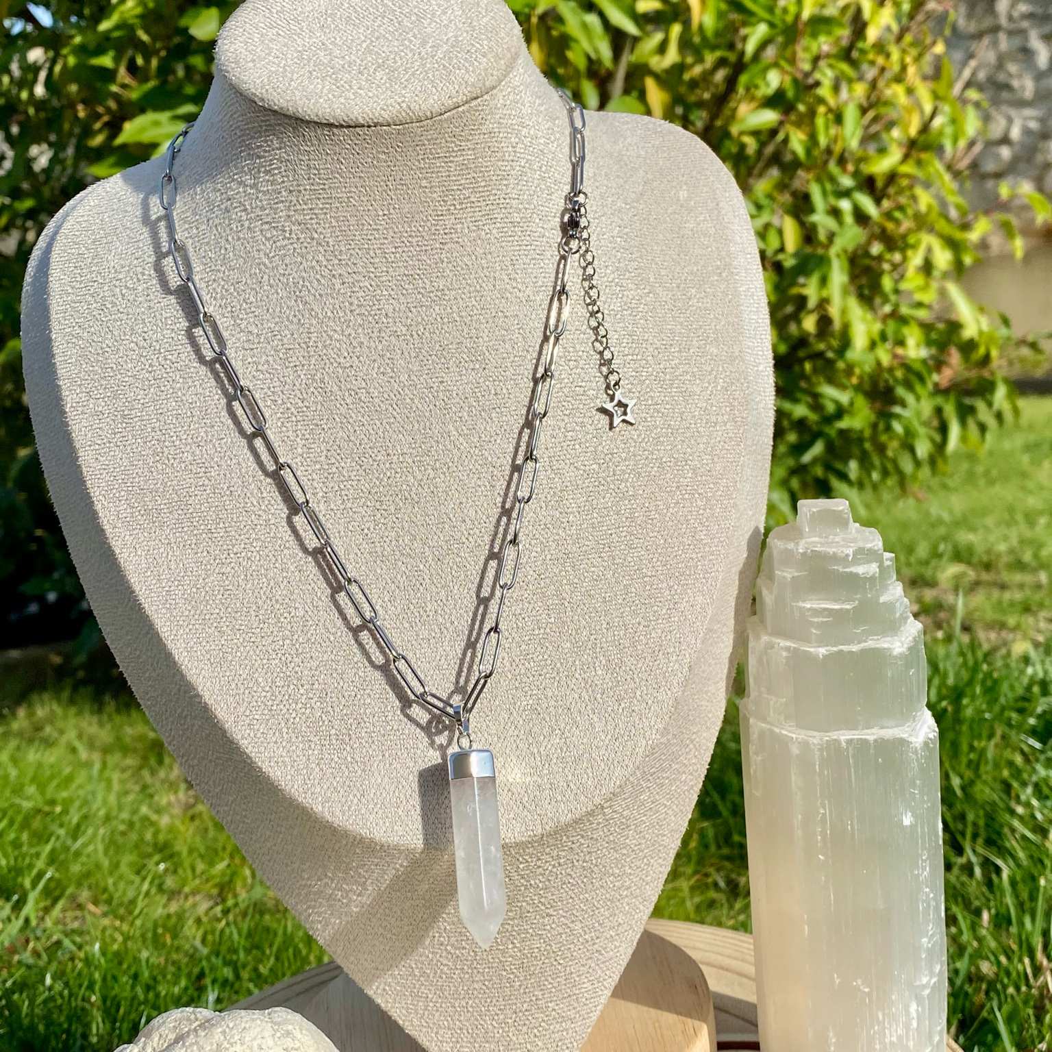 Collier pendentif pointe Cristal de Roche - Lumière & Paix – Image 5