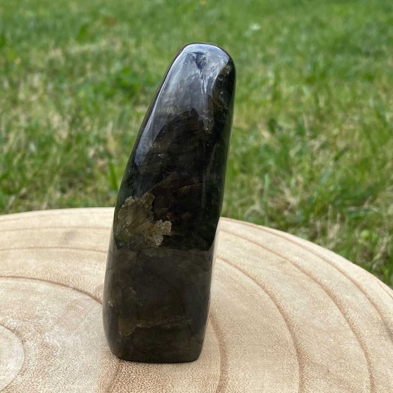 Bloc de labradorite polie - reflets vert doré – Image 3