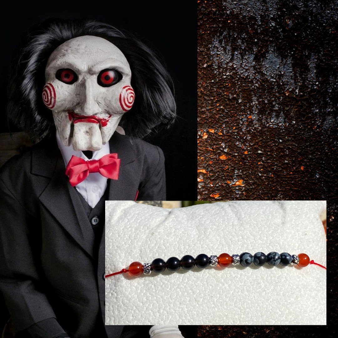 Bracelet Halloween inspiré du terrifiant Jigsaw, bijou en cornaline, obsidienne noire et obsidienne flocons de neige, création artisanale Les Merveilles by Pauline en pierres naturelles.