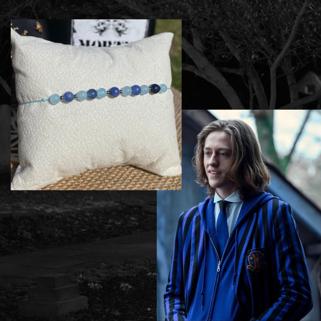 Bracelet inspiré de Xavier Thorpe, en pierres naturelles de sodalite et d’améthyste, orné de perles rondes argentées. Bijou spirituel et artistique qui symbolise la créativité, l’intuition et la sensibilité. Inspiré par la série Netflix Wednesday et le film La famille Addams.