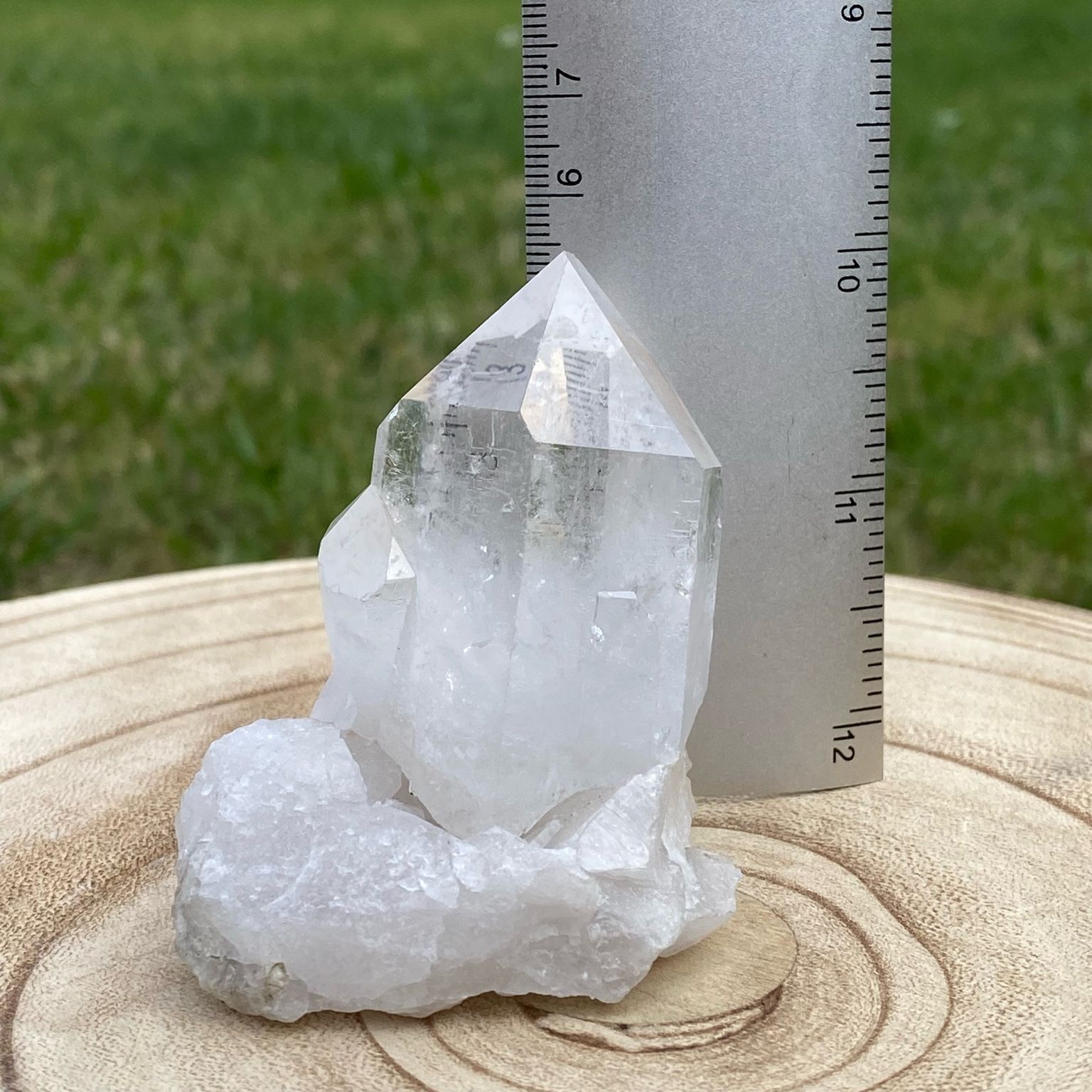 Druse de cristal de roche naturel, pierre de lumière et d'amplification énergétique, décoration minérale et outil de purification Les Merveilles by Pauline