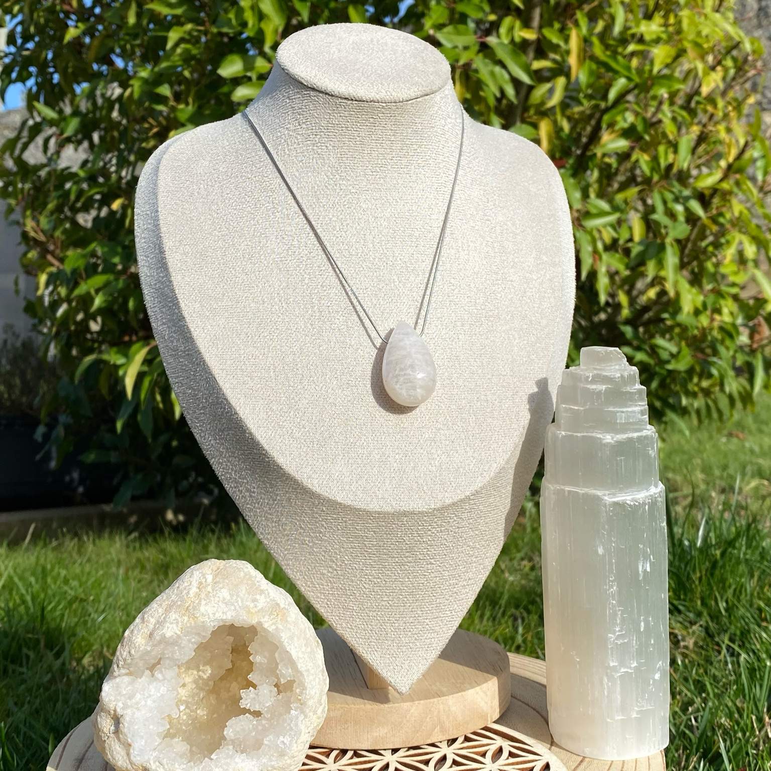 Collier pendentif Pierre de lune - Féminité & Intuition – Image 3