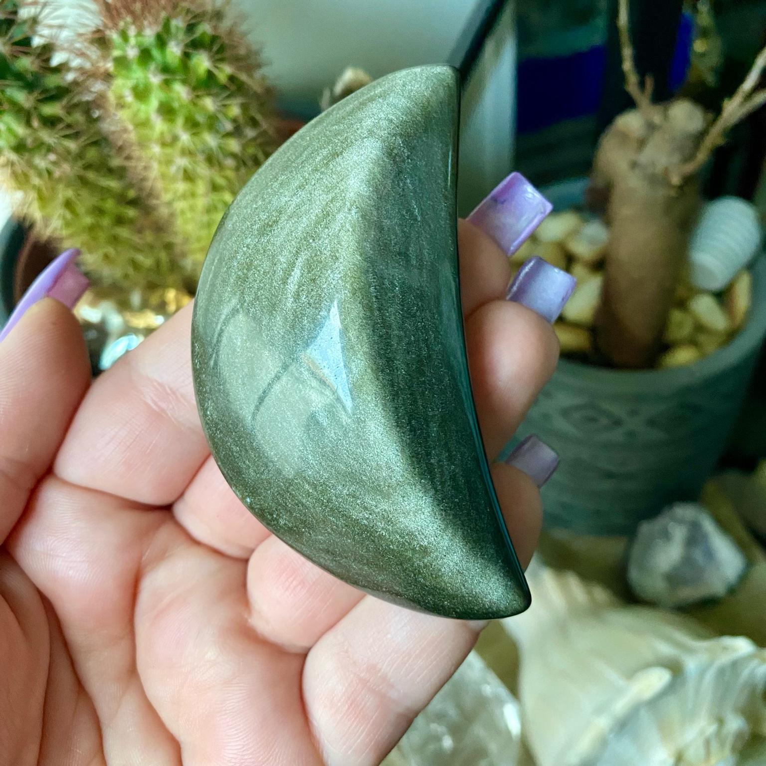 Lune en obsidienne dorée pièce unique 82 g